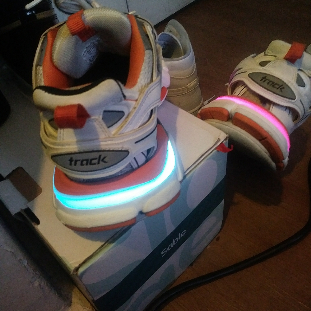 Shoes - Picture 2 of 4